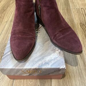 Franco Sarto Women's Burgundy Ankle Booties